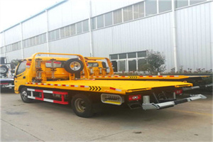 株洲附近拖车救援搭电