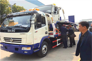 株洲汽车道路救援拖车价格